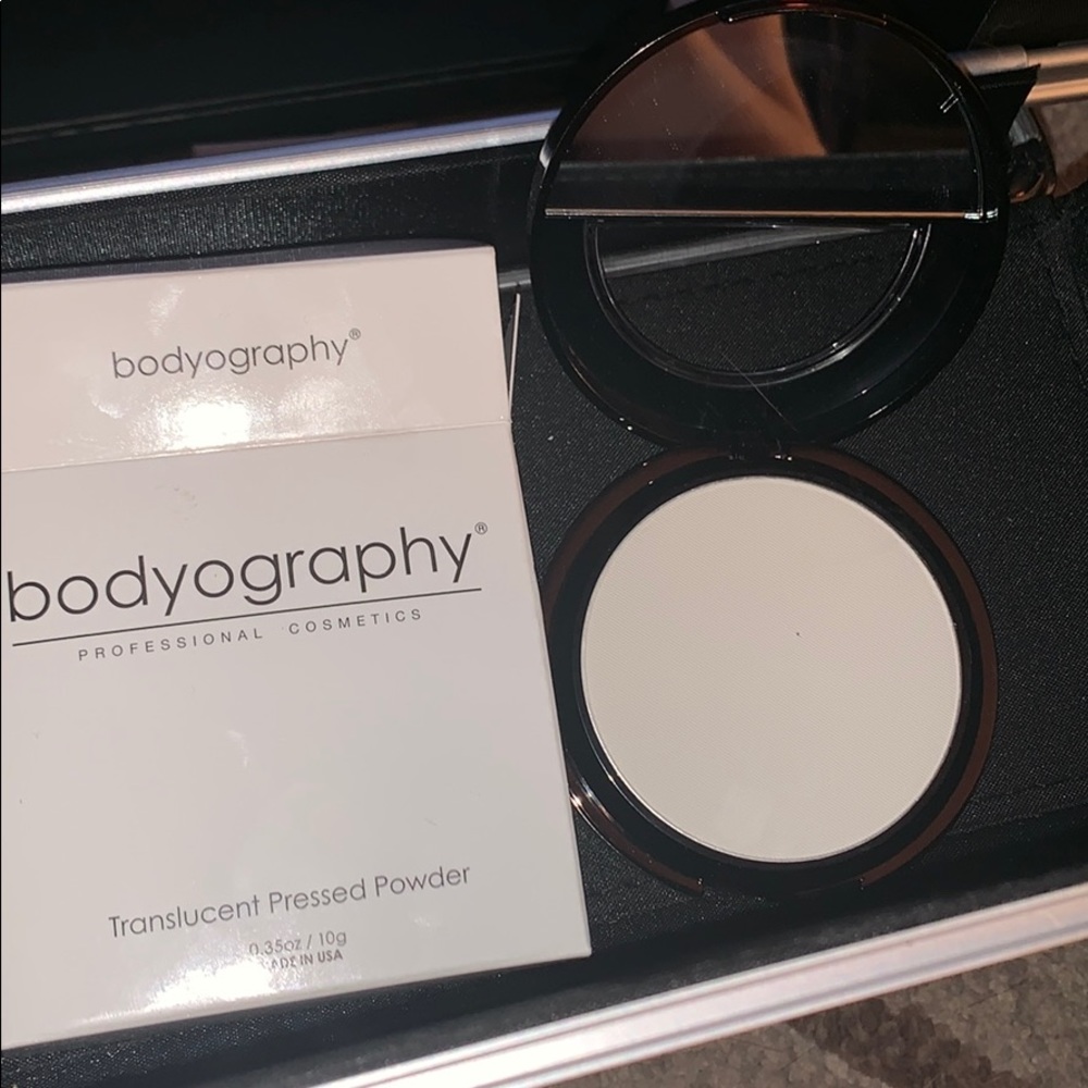 Bodyography translucent pressed powder